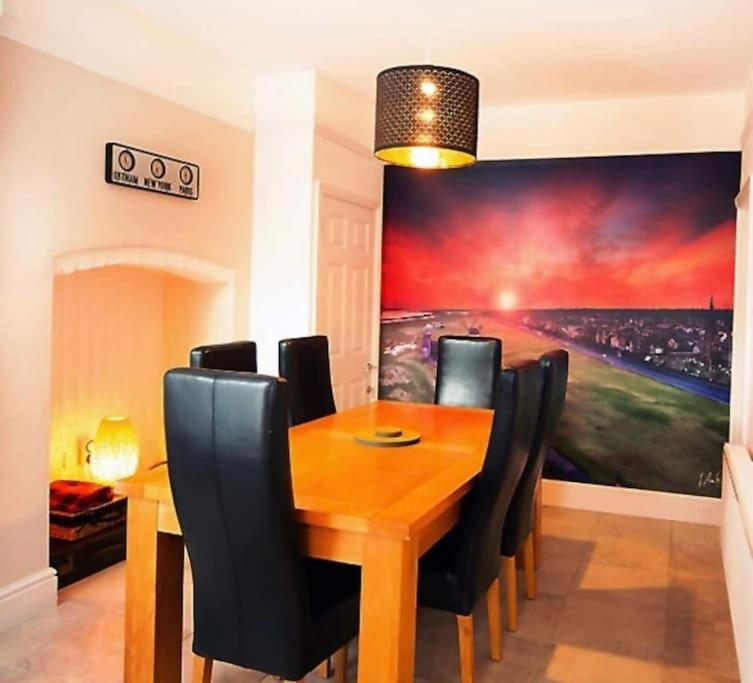 Sunny Seaside Beach House Lytham Centre Sleeps 8 Lytham St Annes Exterior foto
