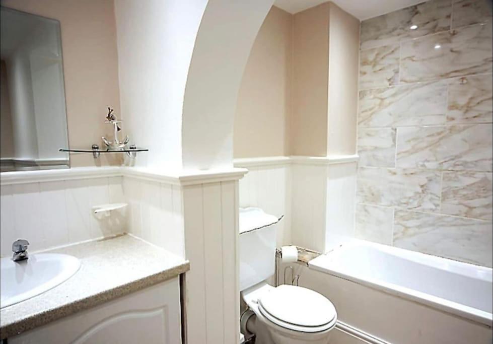 Sunny Seaside Beach House Lytham Centre Sleeps 8 Lytham St Annes Exterior foto
